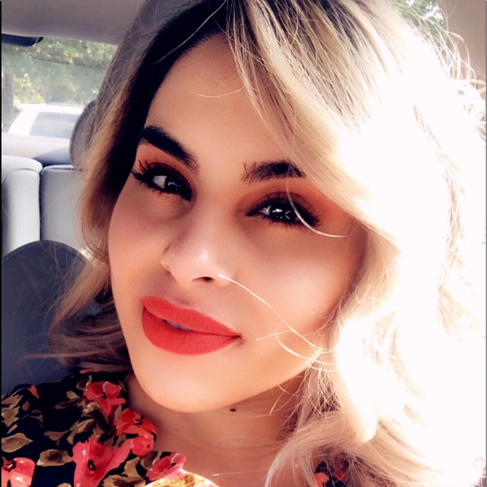 Meet your Posher, Alyshia noelle